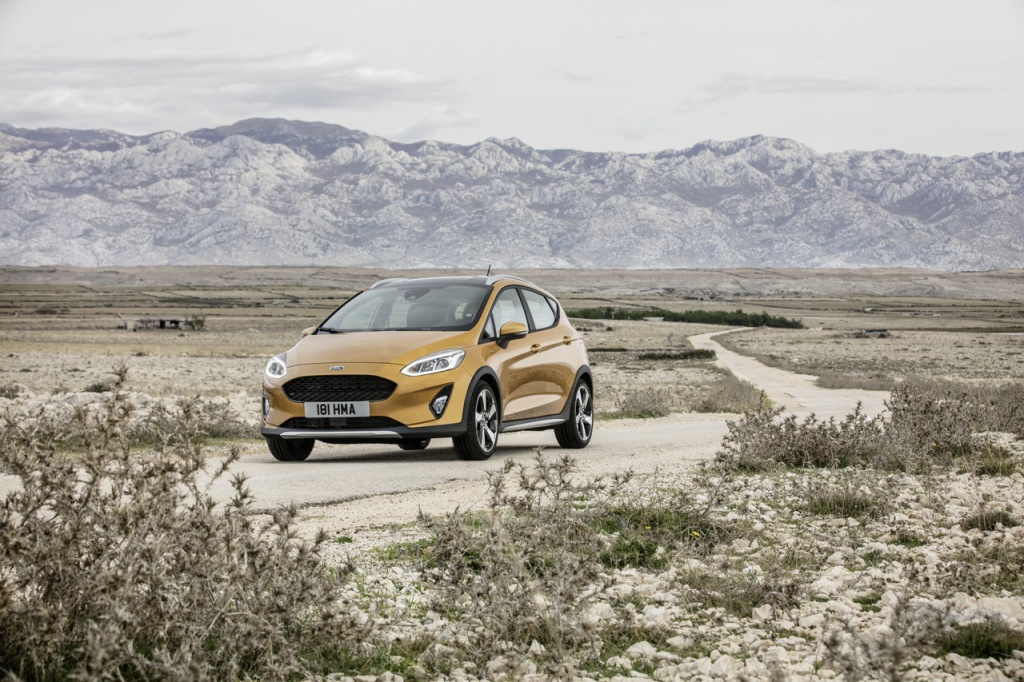 fordfiesta2016active34frontbeauty03.jpg