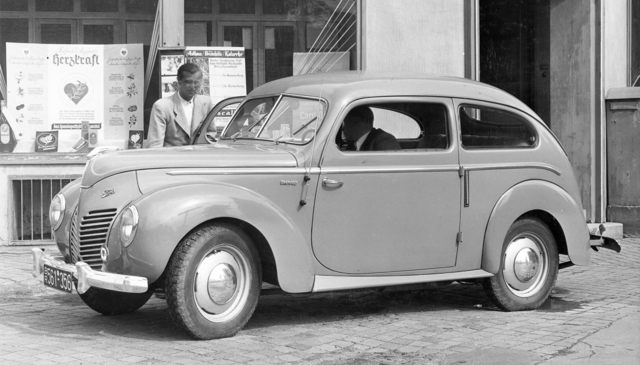 Ford Taunus Spezial (1949) - Foto eines Ford PKW-Modells
