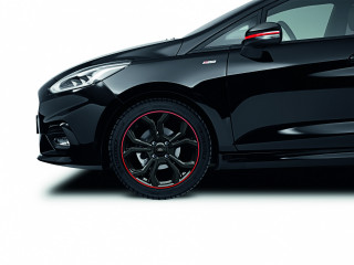 Ford Fiesta ST-Line jetzt auch als Sondermodelle „Red“ und „Black“ mit  exklusiven Kontrast-Streifen erhältlich